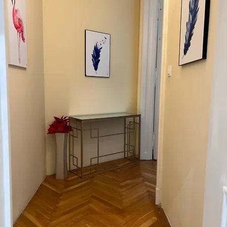 N38 By Small Apartmán *