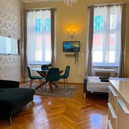 N38 By Small Lägenhet Budapest