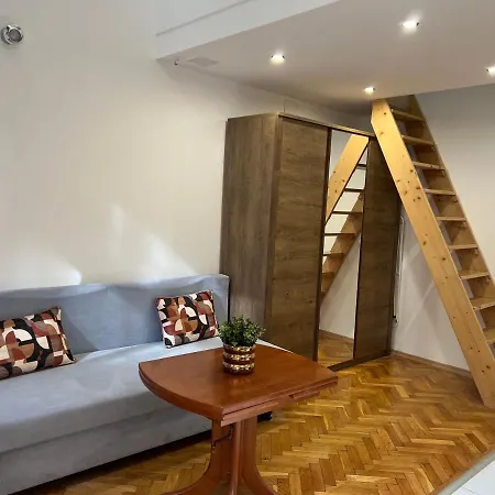 N38 By Small アパート *