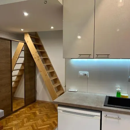 N38 By Small アパート *