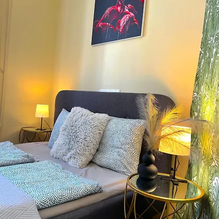 アパート N38 By Small