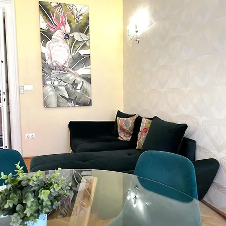 アパート N38 By Small